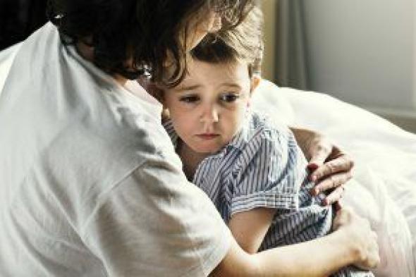 أسباب القيء عند الأطفال ليلا ونصائح سهلة تساعد الأم