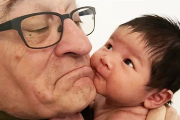 بعمر الـ80.. دينيرو عن مولودته الجديدة "غيا": أتمنى البقاء بجوارها