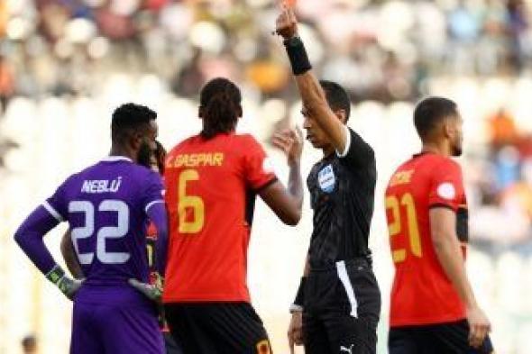 طرد حارس أنجولا بعد خطأ ساذج أمام ناميبيا في كأس أمم أفريقيا.. فيديو