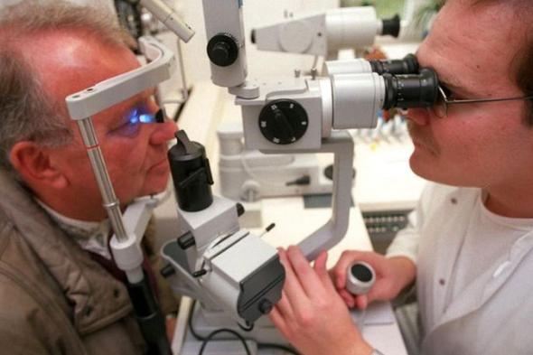 الامارات | أطباء عيون يحذّرون من إهمال علاج «الذبابة السوداء»