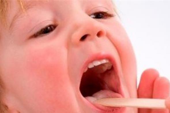 أبرز أسباب تورم الحلق عند الأطفال.. من العدوى إلى الجفاف