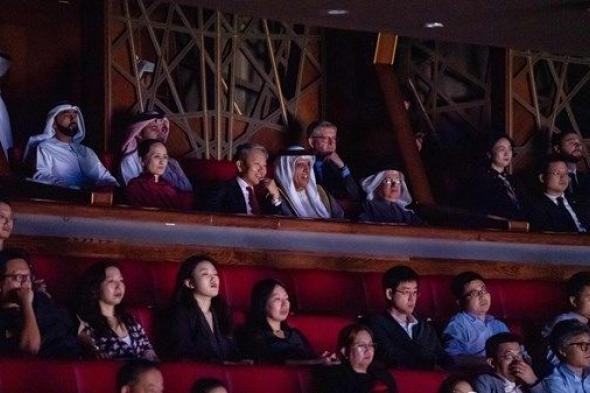 سعود بن صقر يشهد عروض فرقة الباليه الوطنية الصينية على مسرح دبي أوبرا