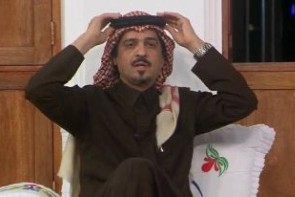 تراند اليوم : ‏شاهد: السويلم يرفع عقاله للجمهور السعودي ويفتح النار على "مانشيني": جاء بأعلى عقد ولديه سوء أدب ومن لا يَحترم لا يُحترم