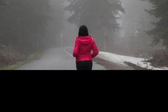 5 فوائد للمشي فى الطقس البارد.. منها تخفيف ألم المفاصل