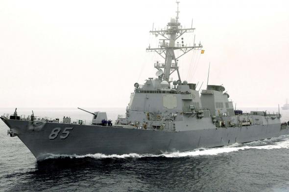 "أنصار الله" تعلن اسهداف المدمرة الأمريكية "يو إس إس غريفلي" في البحر الأحمر