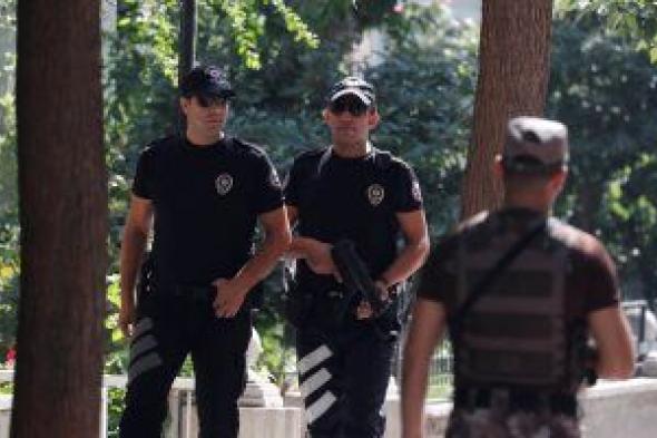 القاهرة الإخبارية: مسلح يحتجز 7 رهائن داخل مصنع شركة أمريكية فى تركيا