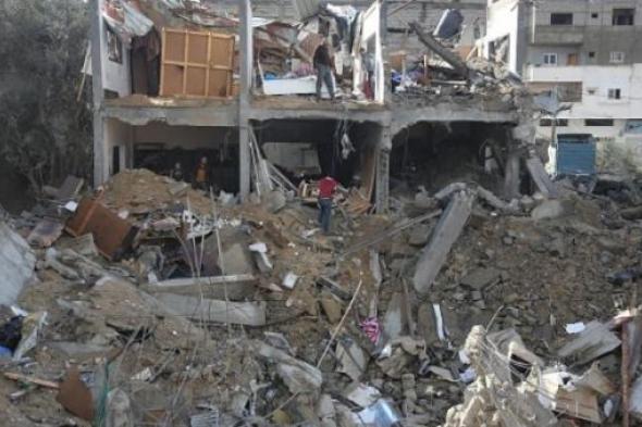 صحيفة عبرية: جيش الاحتلال الإسرائيلي يحرق بيوت المدنيين في غزة بأوامر من الضباط
