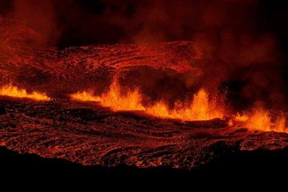 إيسلندا تحذّر من ثوران بركاني جديد