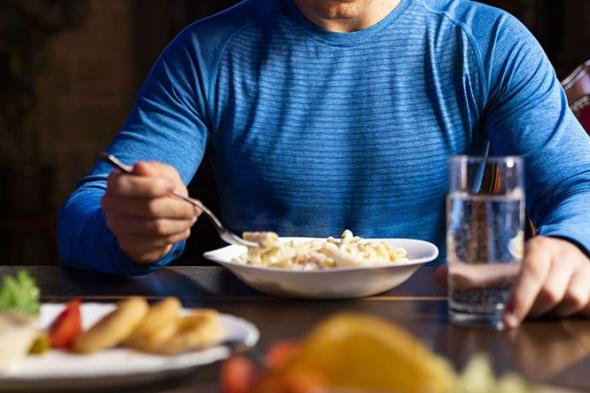 الامارات | "قرصان المطاعم": تناول  127 وجبة دون أن يدفع