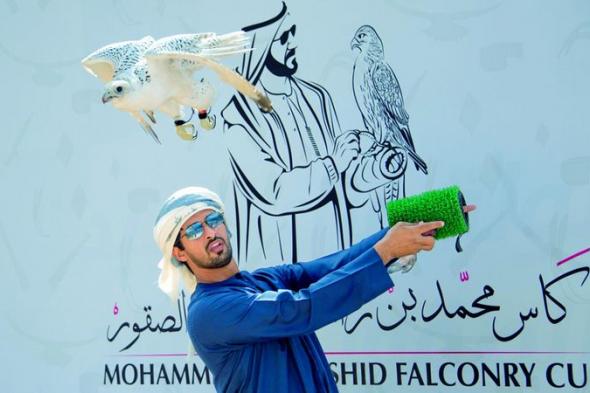 الامارات | «كأس محمد بن راشد» تجتذب نخبة الصقارين