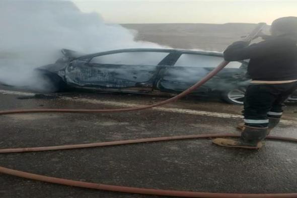 "العربية اتفحمت".. السيطرة على حريق نشب داخل سيارة أعلى كوبري أكتوبر