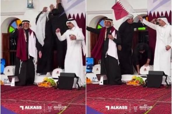 تراند اليوم : شاهد .. احتفال مذيعي قناة الكاس بتأهل منتخب قطر لنصف نهائي كأس آسيا