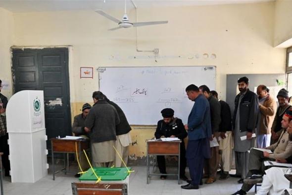 الانتخابات الباكستانية.. مقتل شرطي في إطلاق نار على مركز اقتراع