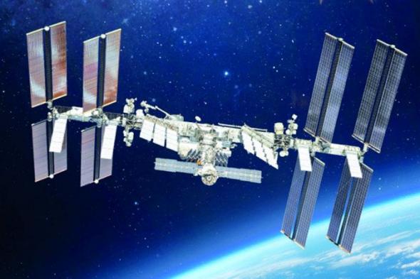 الامارات | بحث التحولات والنمو الديناميكي لقطاع الفضاء