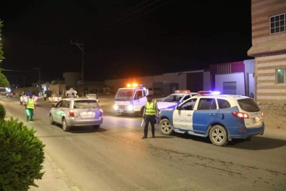 شرطة السير بالمهرة تطلق حملة توعوية لإصلاح أضواء المركبات بمديرية الغيضة