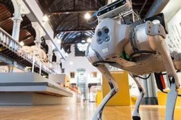 تكنولوجيا: روبوت كلب يعمل بالذكاء الاصطناعى ويقود المكفوفين عبر المتاحف ومراكز التسوق