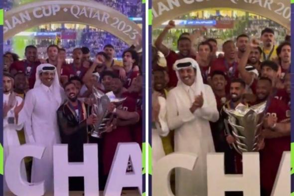 الخليج اليوم .. شاهد.. أمير قطر يلتقط الصور التذكارية مع المنتخب القطري بعد فوزه ببطولة كأس آسيا