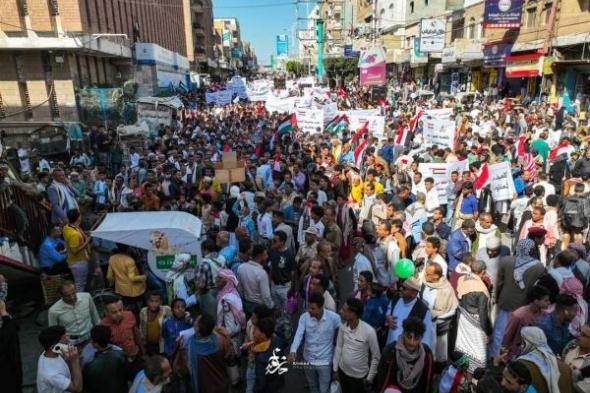 اليمن..الآلاف في تعز يُحيُّون الذكرى الثالثة عشر لثورة 11 فبراير