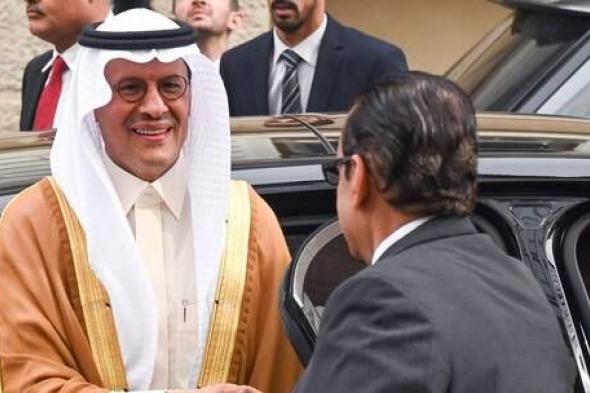 الخليج اليوم .. الأمير عبد العزيز بن سلمان: السعودية ستصبح الدولة التي تستغل موارد الطاقة العالمية كافة
