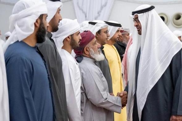الامارات | رئيس الدولة يقدم واجب العزاء في الشهيد محمد المنصوري