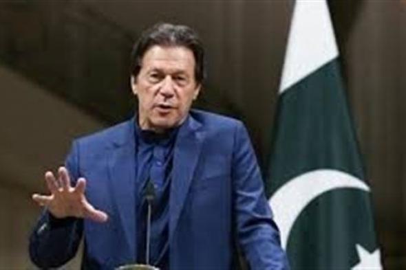 باكستان تغرق في فراغ السلطة بعد فوز حزب عمران خان بالانتخابات الوطنية