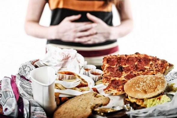الامارات | لماذا نفرط في تناول الطعام أحيانا؟