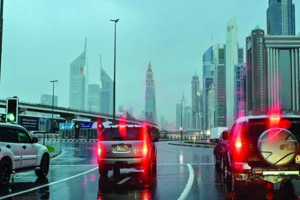 الامارات | «بلدية دبي» تنتهي من سحب تجمعات مياه الأمطار خلال وقت قياسي