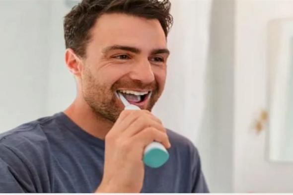 أخطاء غير متوقعة في تنظيف الأسنان تُسبب رائحة الفم الكريهة