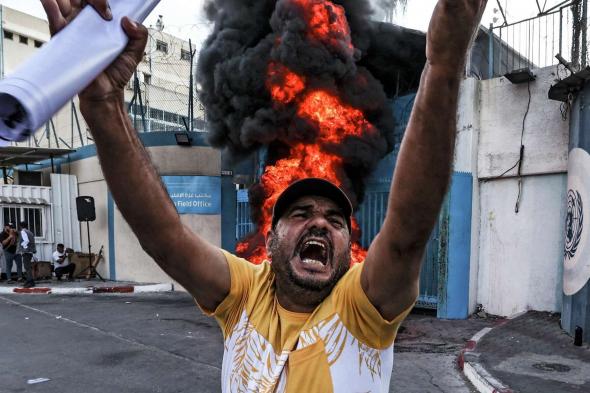 الأمم المتحدة: إسرائيل أضرمت النيران في مقر "الأونروا"