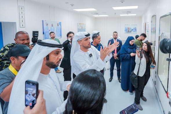 الامارات | زيارة ميدانية للإعلاميين إلى مركز محمد بن راشد للفضاء للاطلاع على ما يقدمه ويحققه من منجزات ريادية