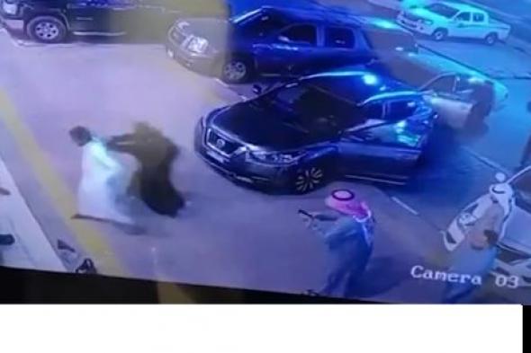 الخليج اليوم .. امرأة تتسبب بكارثة خلال تعلمها القيادة في السعودية.. فيديو