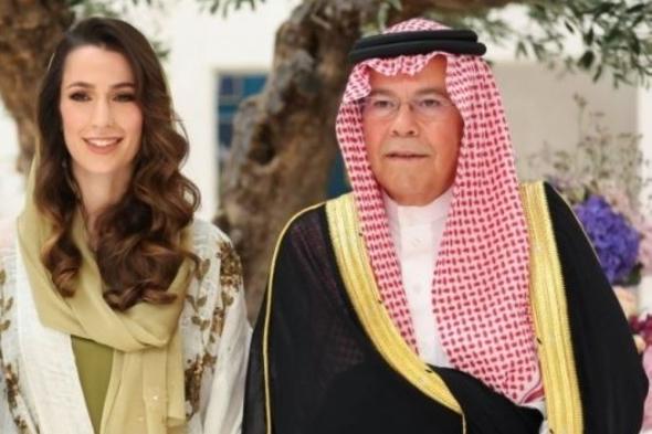 الديوان الملكي الأردني ينعى والد الأميرة رجوة الحسين