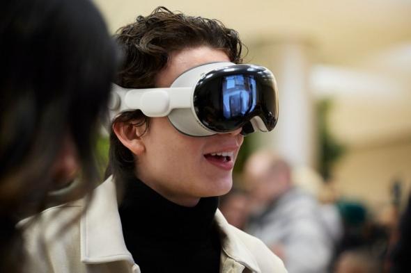 تيك توك يطلق تطبيقًا لنظارة آبل الذكية "فيجن برو"