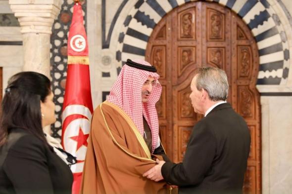 رئيس "السعودي للتنمية" يبحث تعزيز التعاون الإنمائي مع رئيس الحكومة التونسية