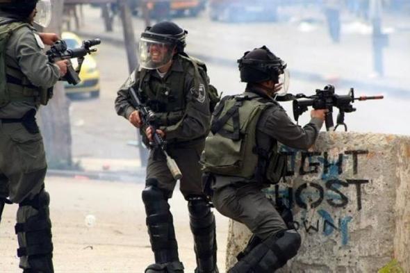 استشهاد فلسطيني واستمرار حملة الاعتقالات في الضفة الغربية