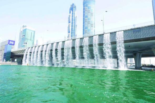 الامارات | «طرق دبي» تنفذ أعمال صيانة على شلال جسر القناة المائية