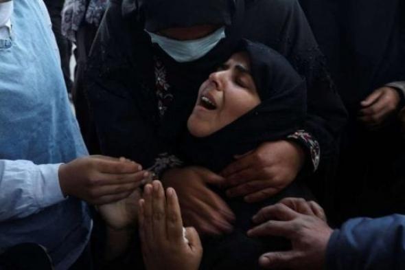 40 شهيدا و100 مصاب في قصف إسرائيلي للمنازل في دير البلح وسط قطاع غزة