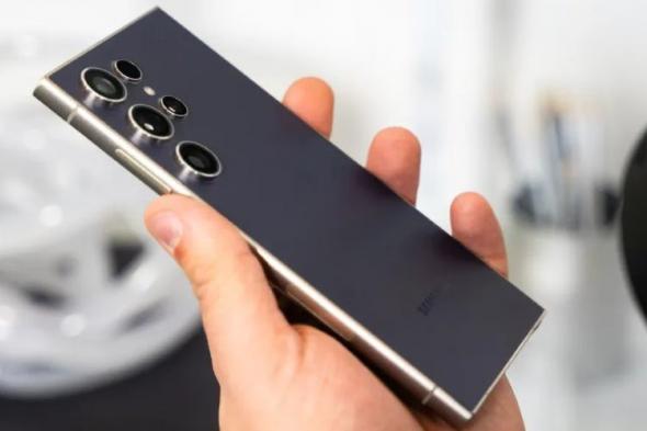 تكنولوجيا: سامسونج تطلق أول تحديث لهواتف Galaxy S24 لتحسين آداء الكاميرة والشاشة