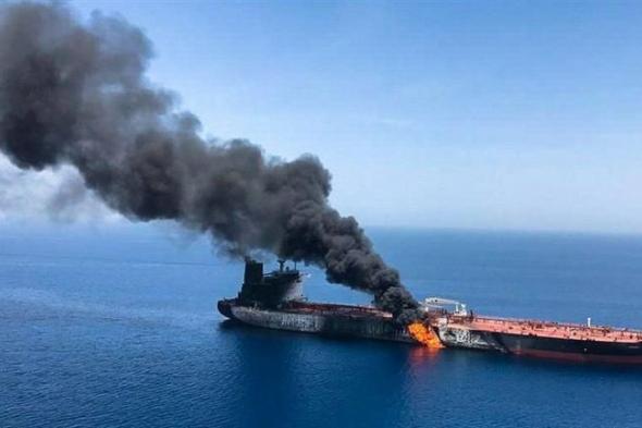 "ردًا على العدوان".. الحوثيون: استهدفنا سفنًا حربية أمريكية بالبحر الأحمر