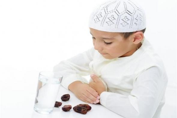 هل صيام الأطفال في رمضان يضرهم؟.. استشاري أطفال وتغذية توضح