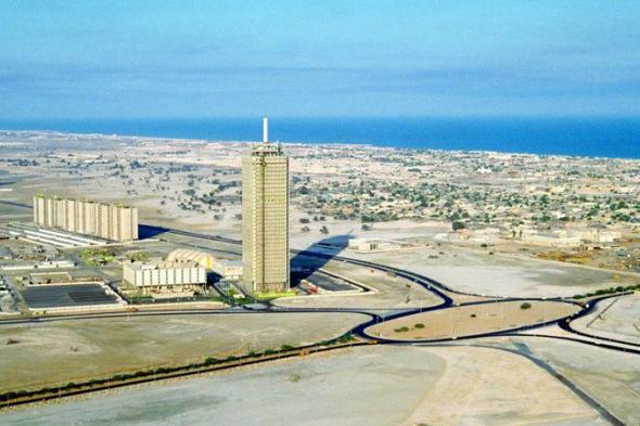 الامارات | «برج راشد» ملهماً.. أقدم ناطحة سحاب في دبي بعيون المبدعين