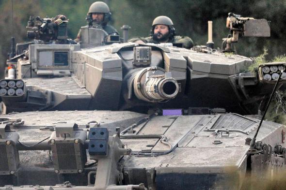 دبابات إسرائيلية تطلق النار بالخطأ باتجاه أماكن مختلفة داخل إسرائيل