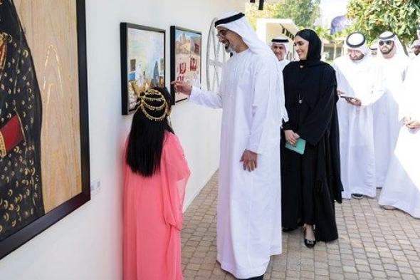 خالد بن محمد بن زايد يزور الدورة الثانية من المعرض الفني الطلابي "وطني إبداعي"