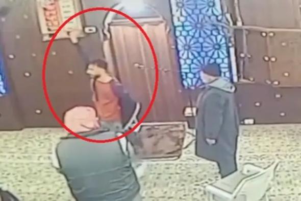 الامارات | أردني يهاجم مصلّين في مسجد ويجرح 4 .. والأمن: مريض نفسي