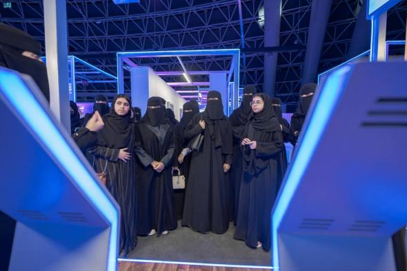 الجلسات السيبرانية تستهوي زوار معرض آمن في جدة