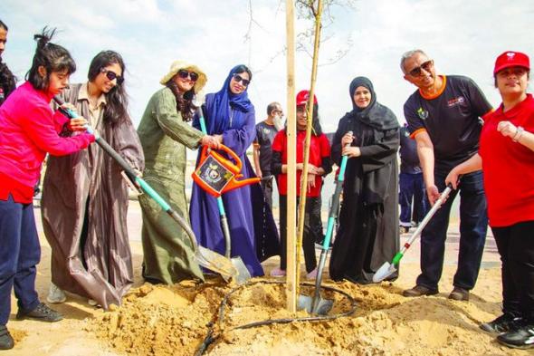 الامارات | 600 شجرة بأسماء أصحاب همم ومرضى دعماً لعام الاستدامة