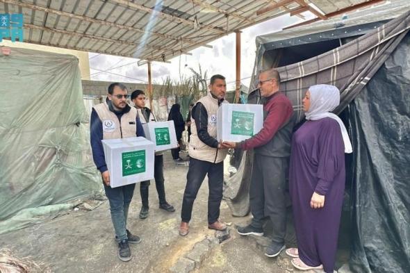 المملكة تواصل توزيع المساعدات الغذائية والإيوائية في غزة