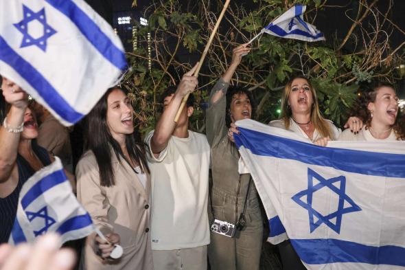 الإذاعة الإسرائيلية تعليقا على تصريحات الحاخام الأكبر: البوابات مفتوحة ودعوهم يسافرون إلى الخارج