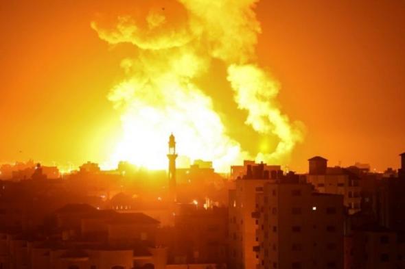 العدوان على غزة.. استشهاد 10 فلسطينيين جراء قصف مخيم النصيرات