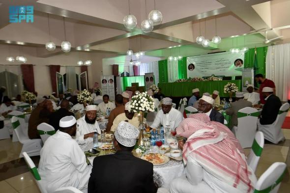 السعودية | “الشؤون الإسلامية” تدشّن هدية خادم الحرمين لتوزيع التمور وإفطار الصائمين في كينيا